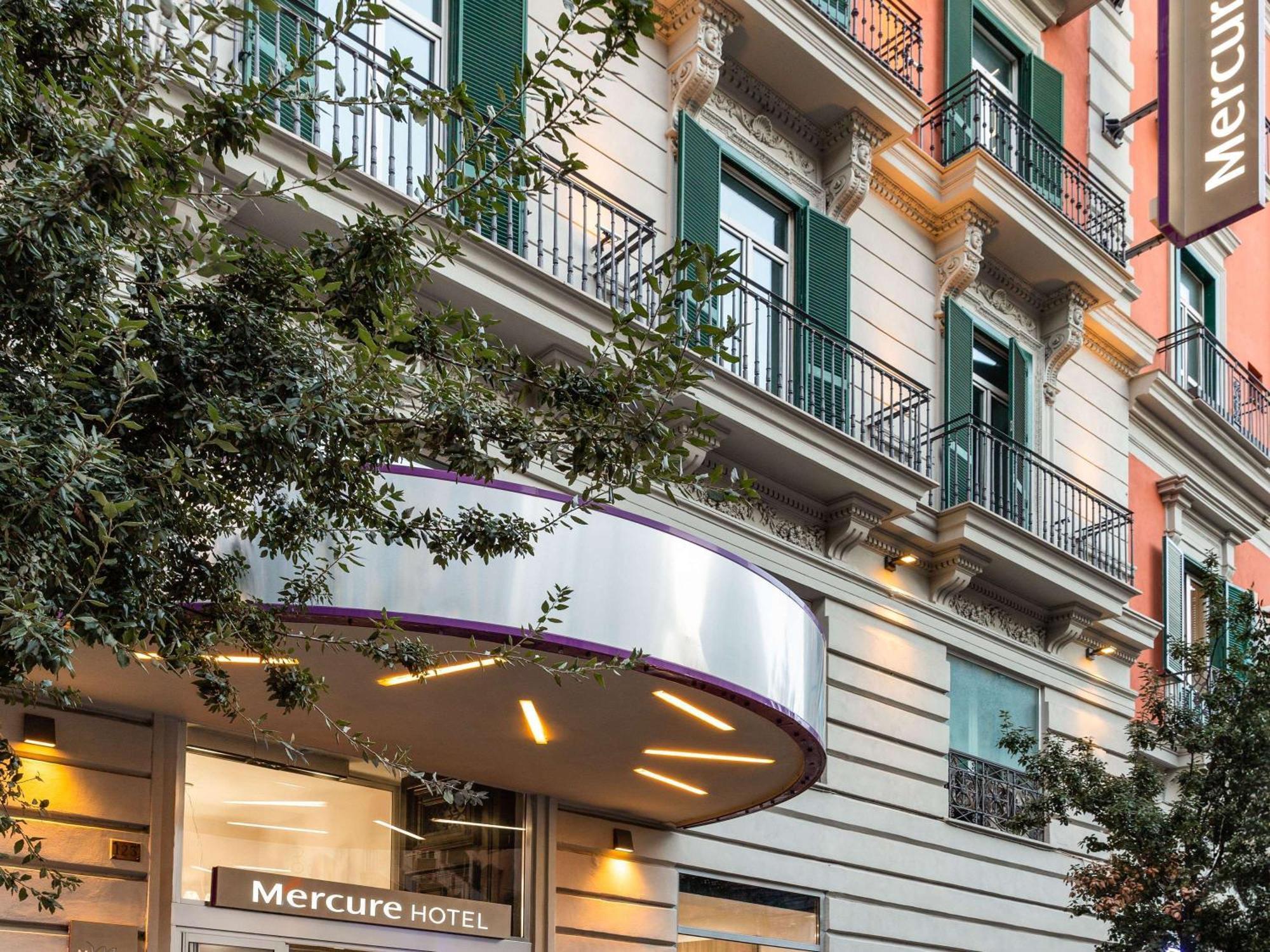 Mercure Napoli Centro Angioino Exterior foto